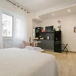 Centrale-nel Cuore Di Bari- A 5min Dalla Stazione-mucciaccia Design Бари