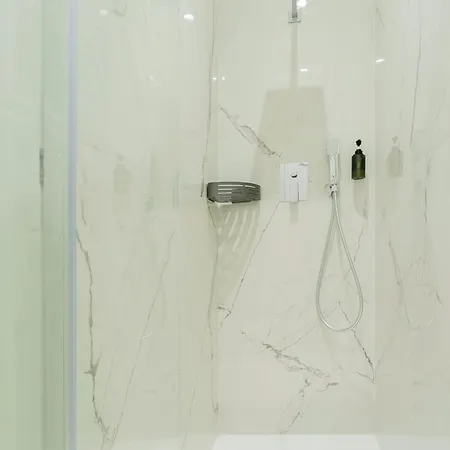 Centrale-nel Cuore Di Bari- A 5min Dalla Stazione-mucciaccia Design Apartamento
